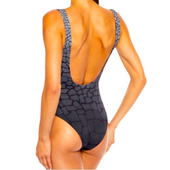 NWT Onia Rachel Reversible Black Ombre Croc Printed One-Piece Swimsuit - Sz S - Picture 2 of 9